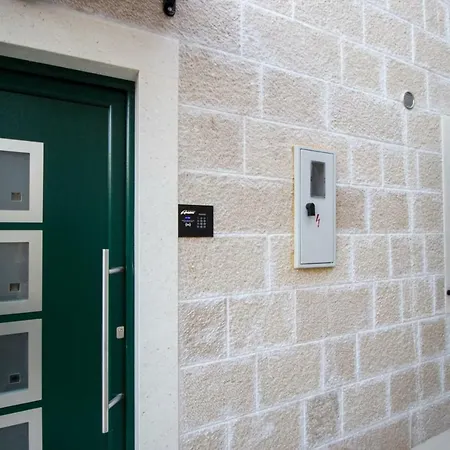 דירה Ariston